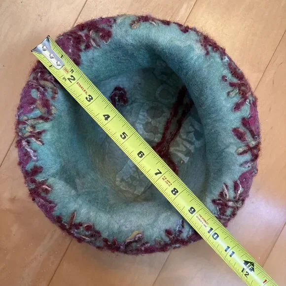 GREEN HANDMADE FELTED HAT - Picture 6 of 7